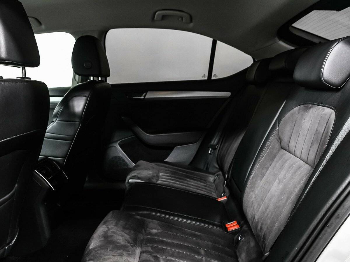 Skoda Superb б/у, 2016, Роботизированная. Фото: #11