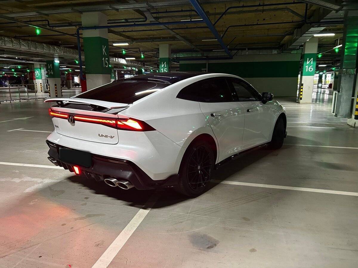 Changan UNI-V б/у, 2023, Роботизированная. Фото: #3