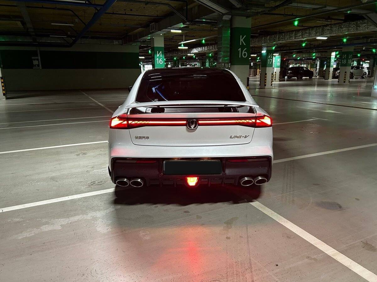 Changan UNI-V б/у, 2023, Роботизированная. Фото: #4
