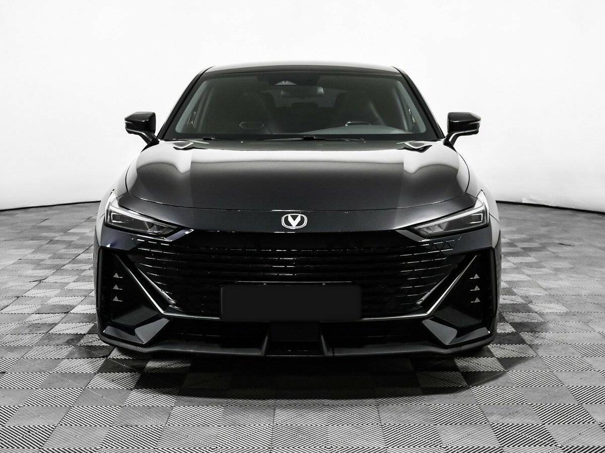 Changan UNI-V б/у, 2024, Роботизированная. Фото: #1