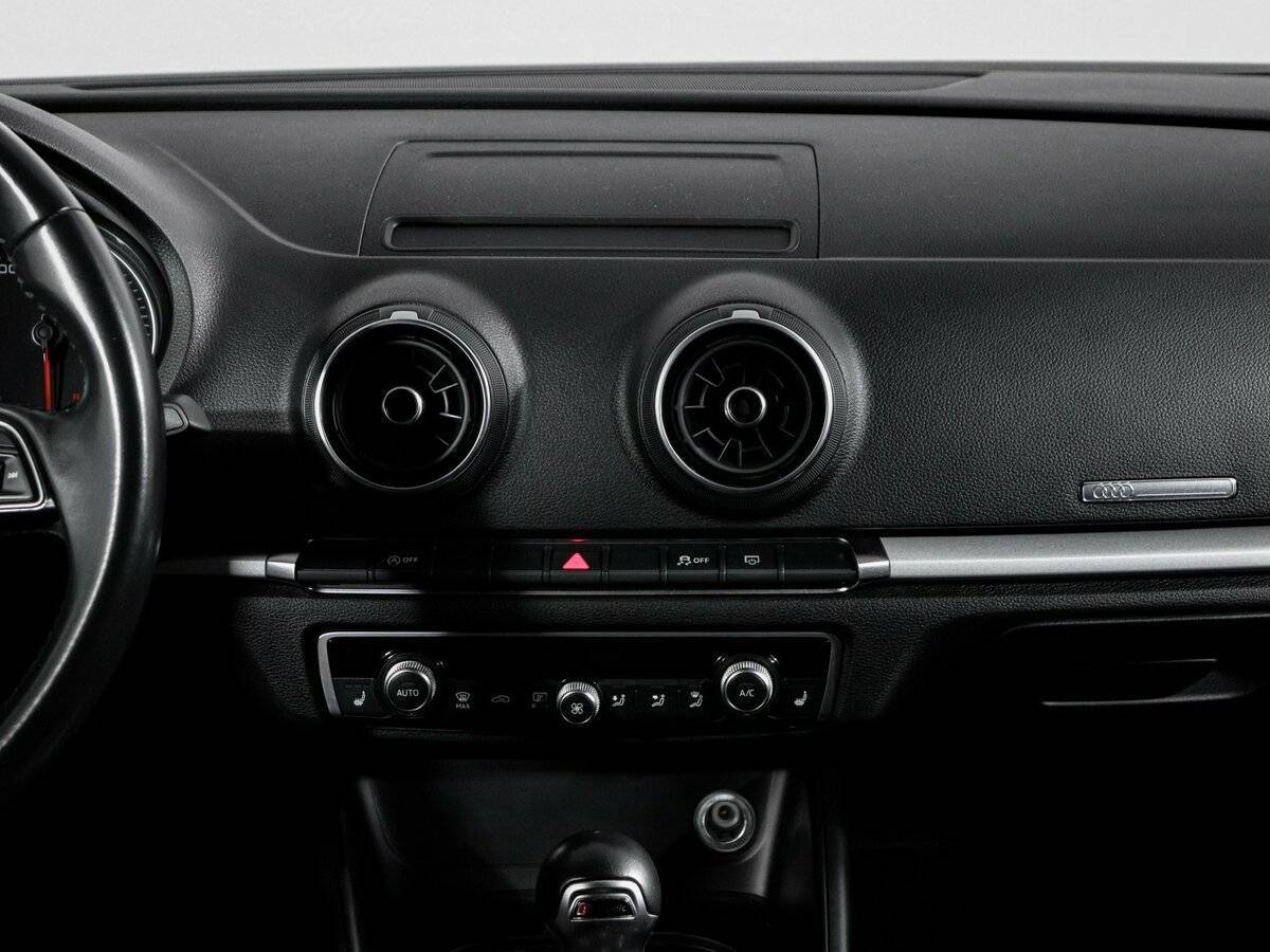 Audi A3 б/у, 2018, Роботизированная. Фото: #12