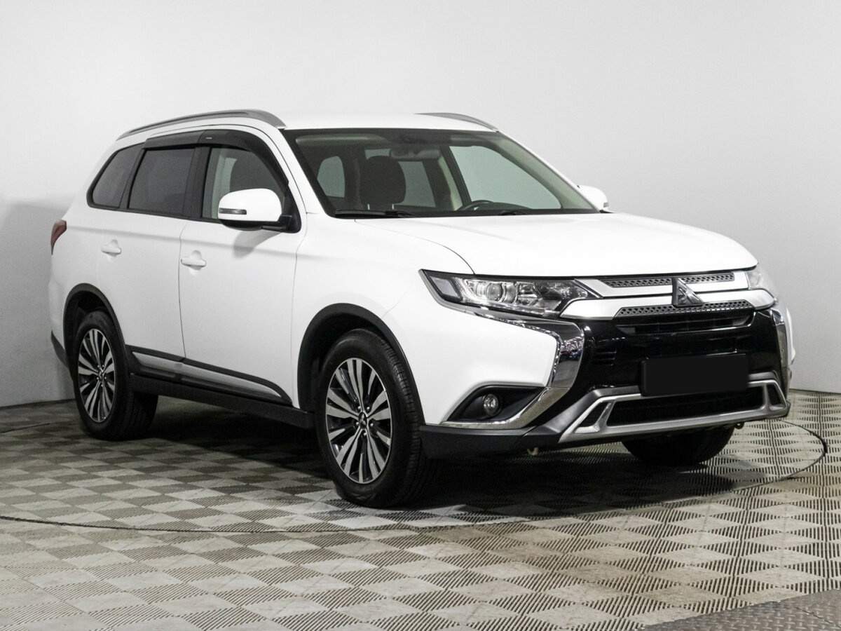 Mitsubishi Outlander б/у, 2018, Вариатор. Фото: #2