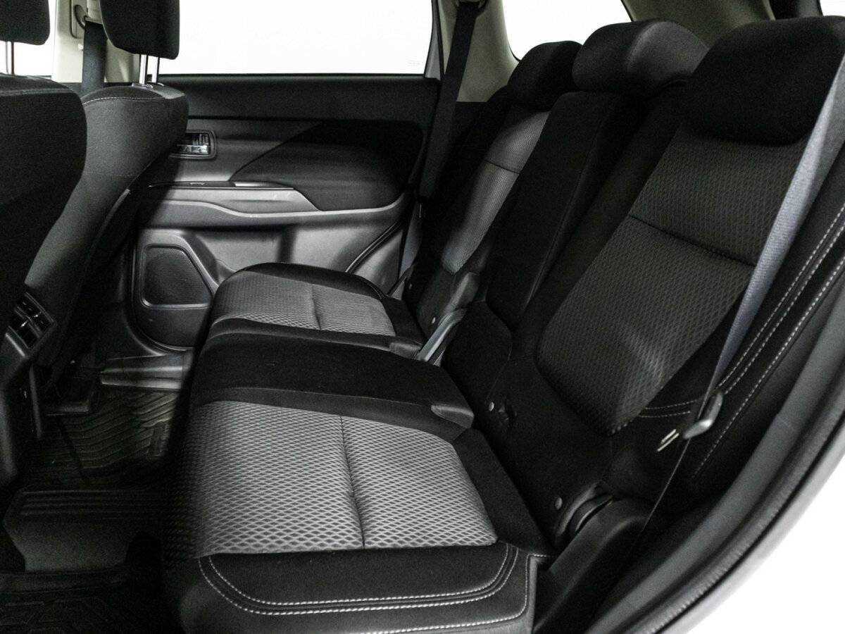 Mitsubishi Outlander б/у, 2018, Вариатор. Фото: #9
