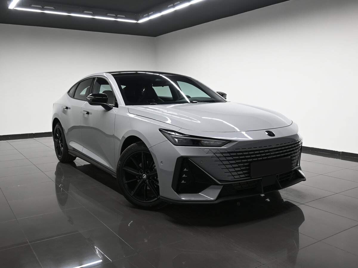 Changan UNI-V б/у, 2023, Роботизированная. Фото: #4