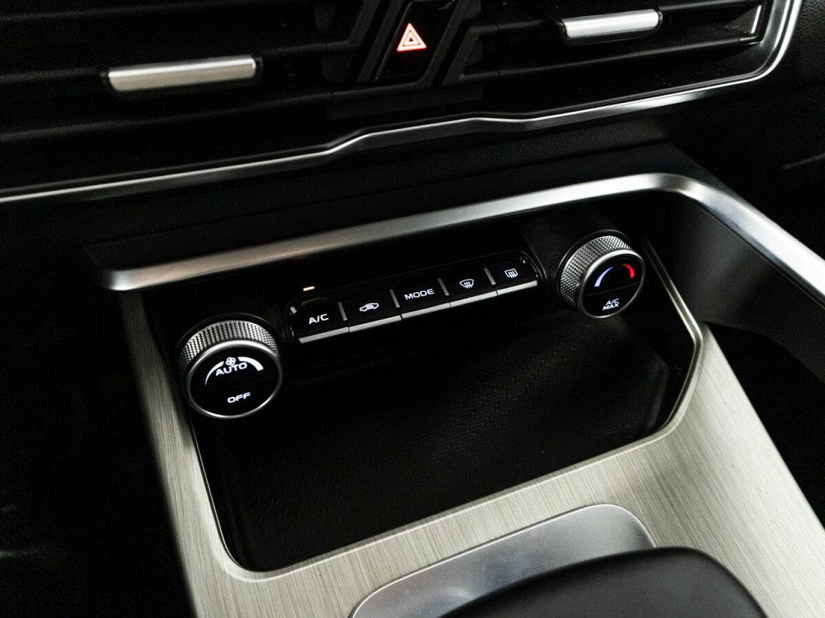 Geely Coolray б/у, 2023, Роботизированная. Фото: #17