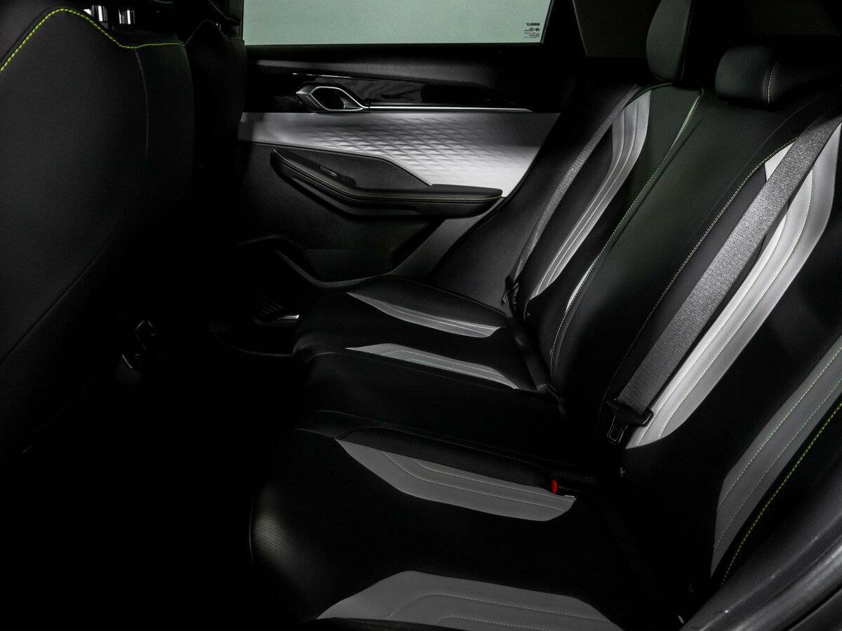 Geely Coolray б/у, 2023, Роботизированная. Фото: #9