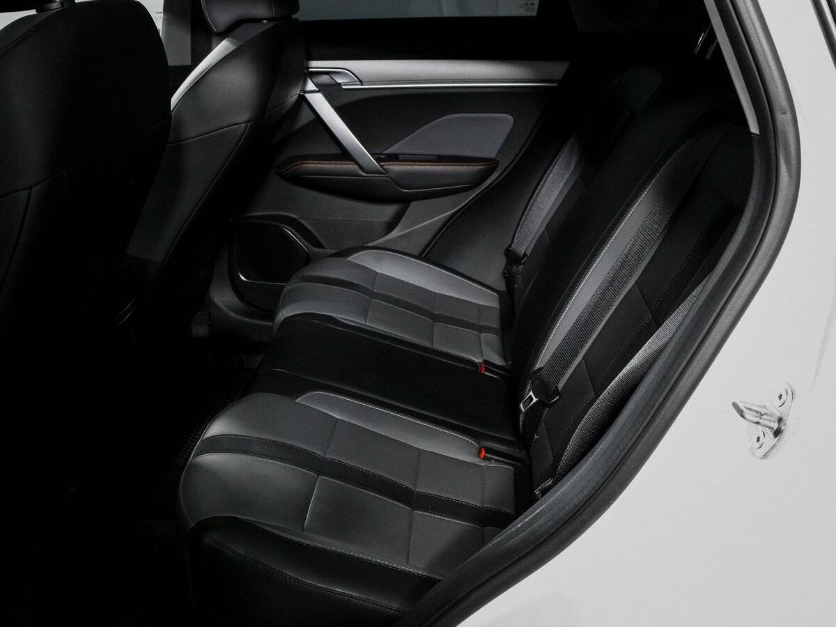 Geely Coolray б/у, 2023, Роботизированная. Фото: #9