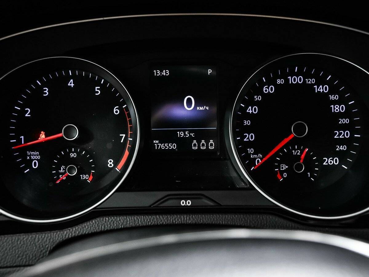 Volkswagen Passat б/у, 2018, Роботизированная. Фото: #9