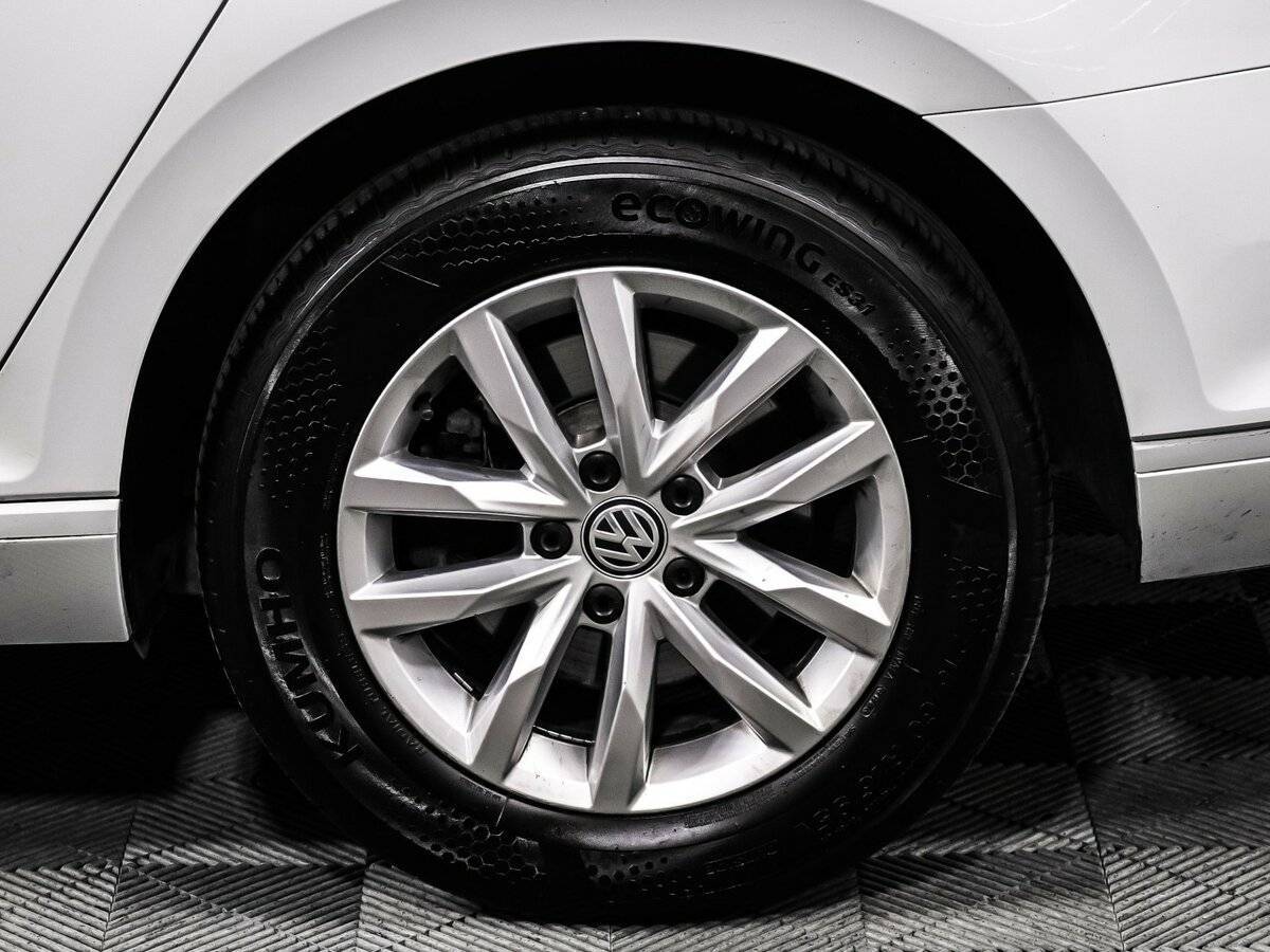 Volkswagen Passat б/у, 2018, Роботизированная. Фото: #13