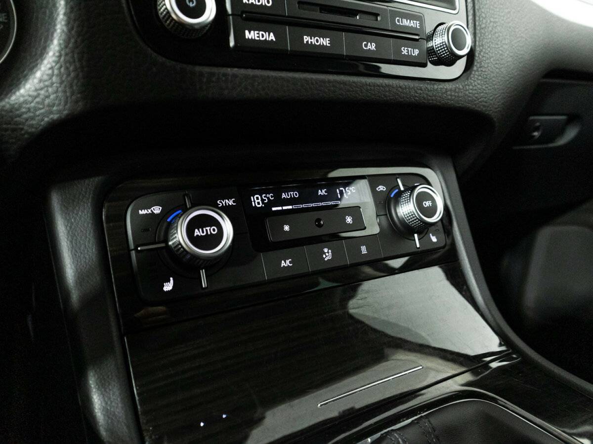 Volkswagen Touareg б/у, 2016, Автоматическая. Фото: #19