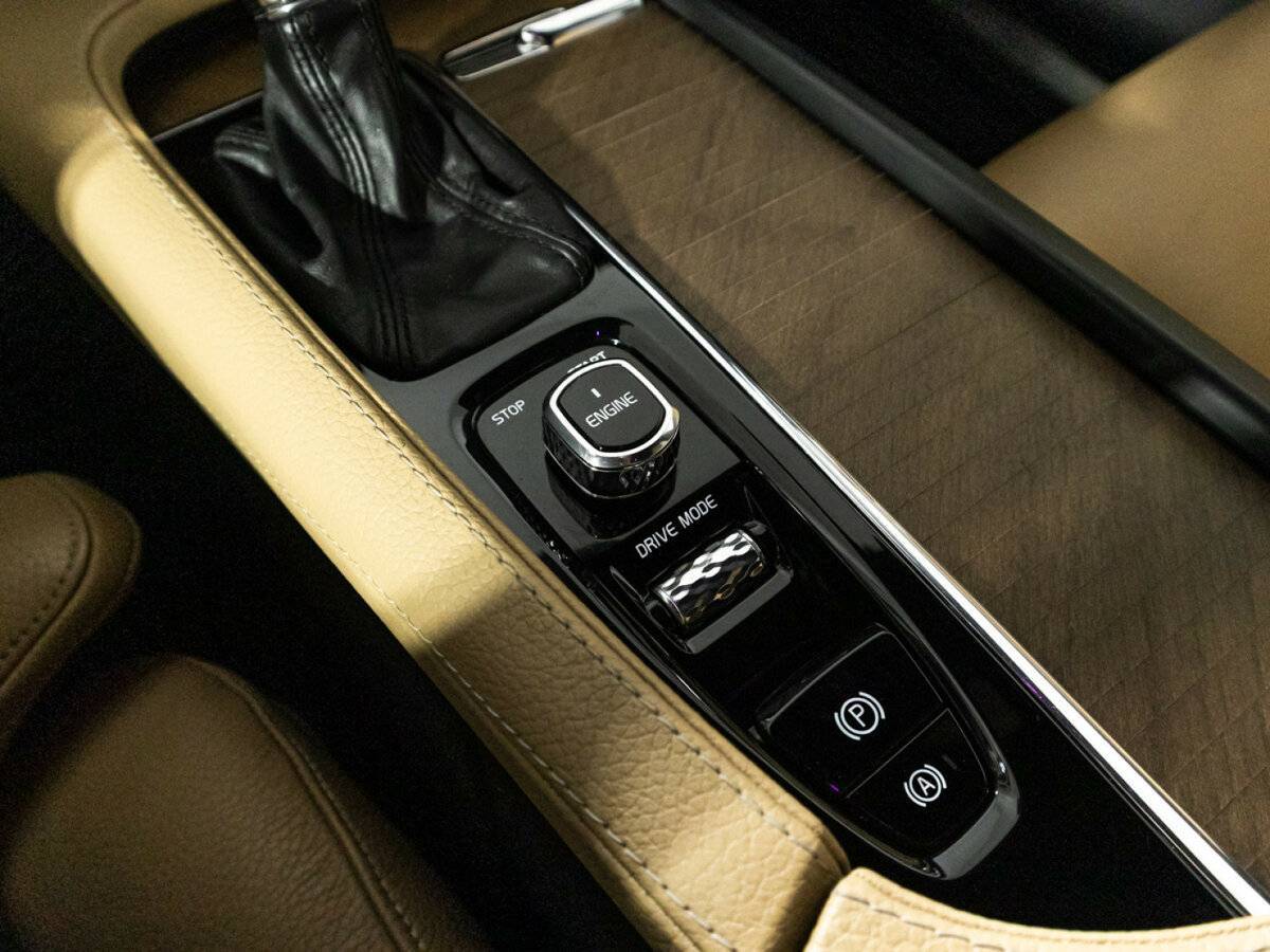 Volvo XC90 б/у, 2015, Автоматическая. Фото: #19