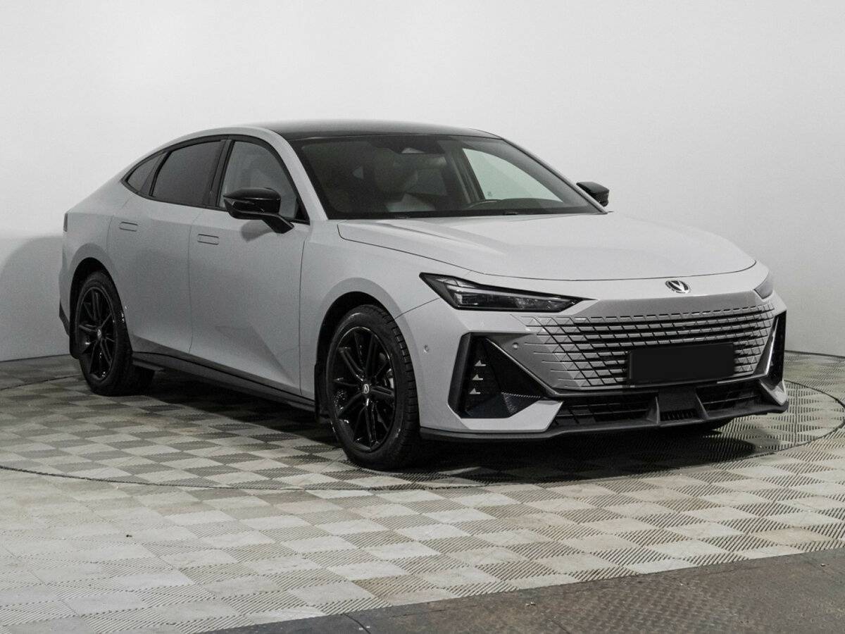 Changan UNI-V б/у, 2023, Роботизированная. Фото: #2