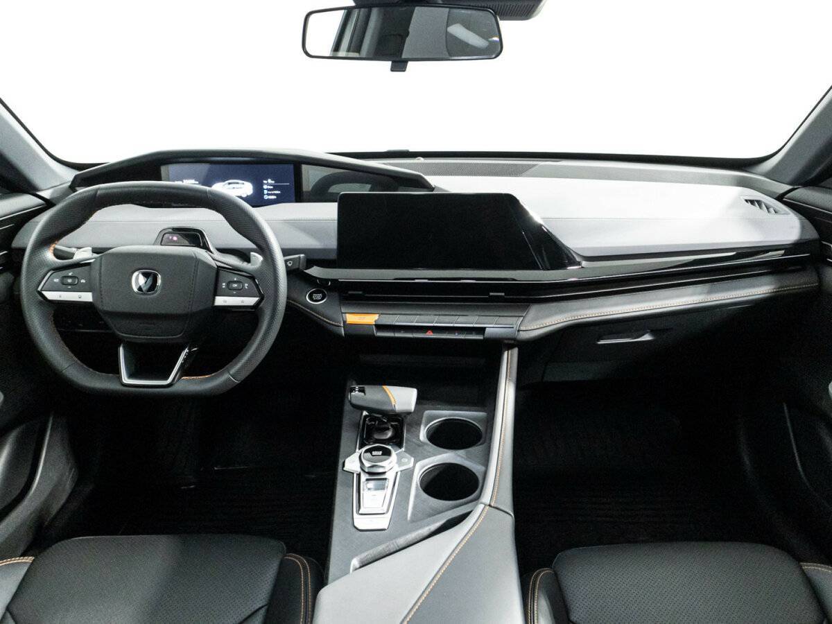 Changan UNI-V б/у, 2023, Роботизированная. Фото: #12