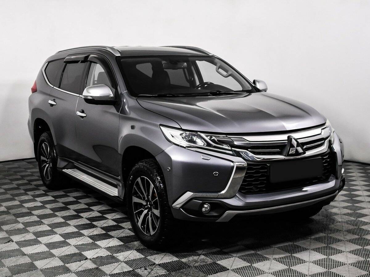 Mitsubishi Pajero Sport б/у, 2017, Автоматическая. Фото: #2