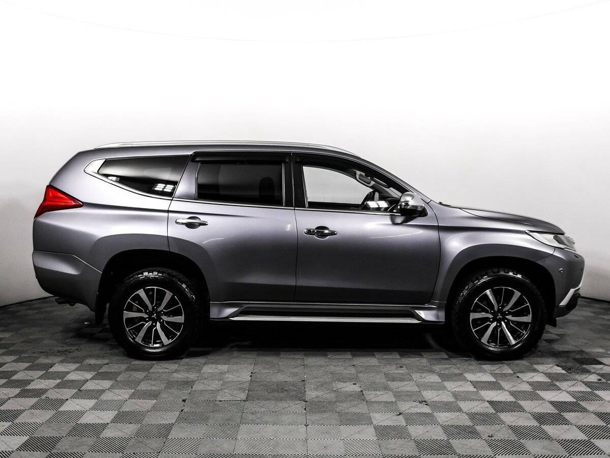 Mitsubishi Pajero Sport б/у, 2017, Автоматическая. Фото: #3