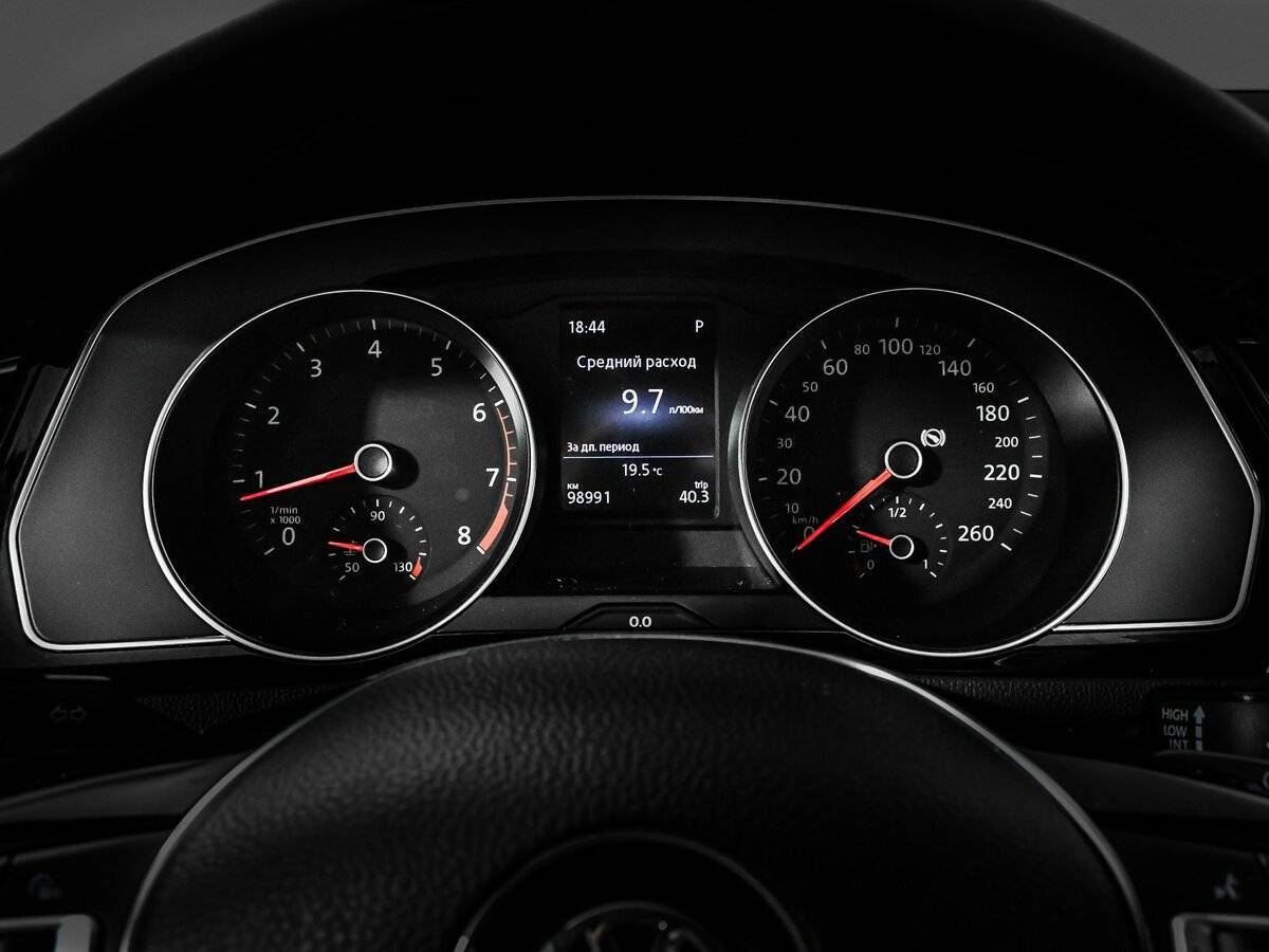 Volkswagen Passat б/у, 2018, Роботизированная. Фото: #9