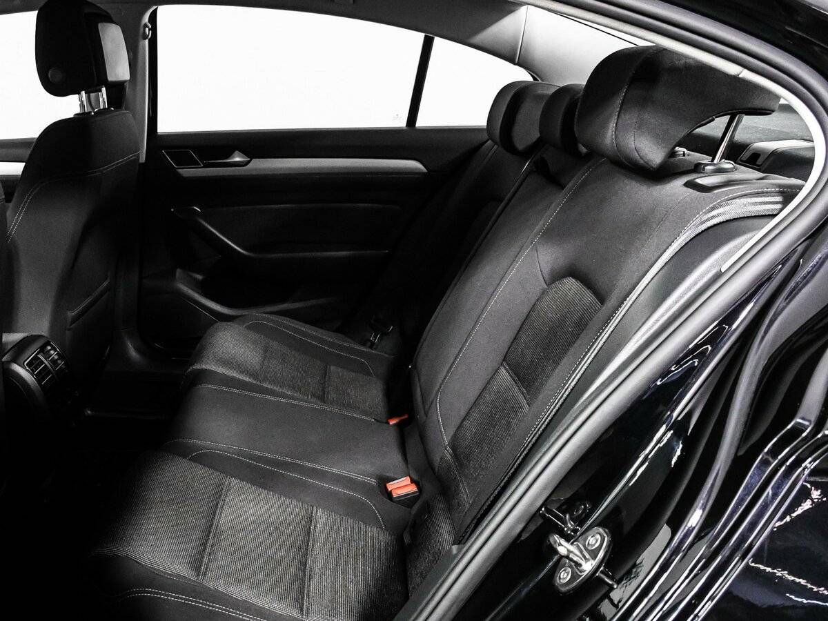 Volkswagen Passat б/у, 2018, Роботизированная. Фото: #13