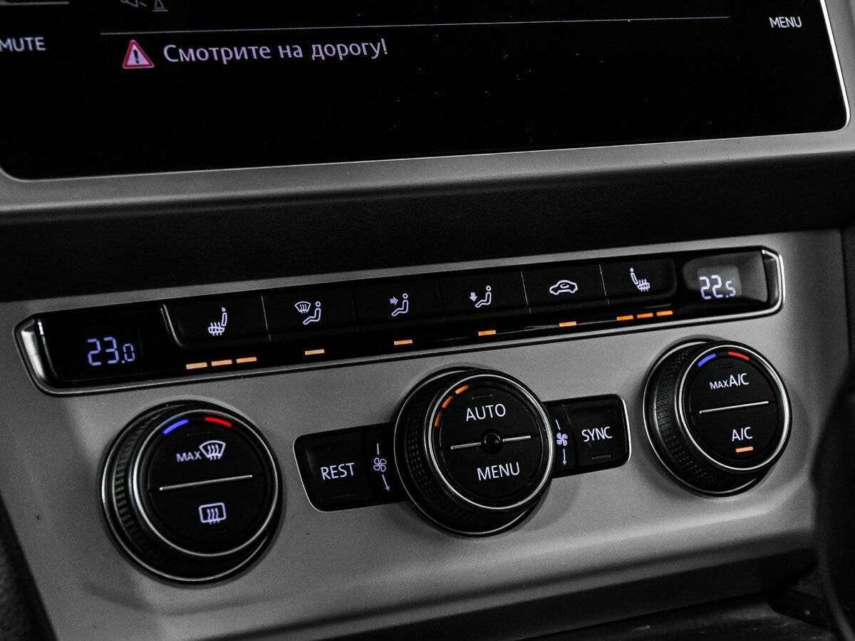 Volkswagen Passat б/у, 2018, Роботизированная. Фото: #16