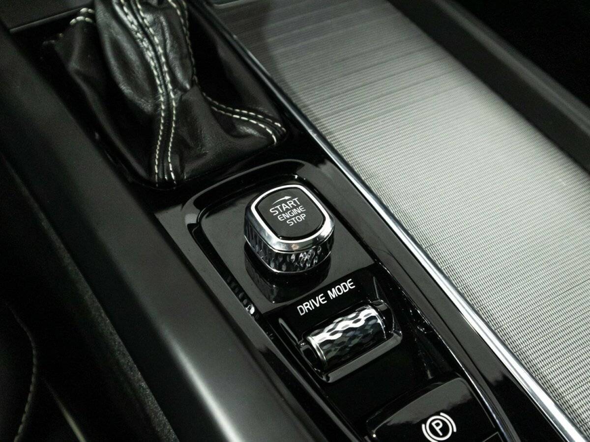 Volvo XC60 б/у, 2018, Автоматическая. Фото: #22