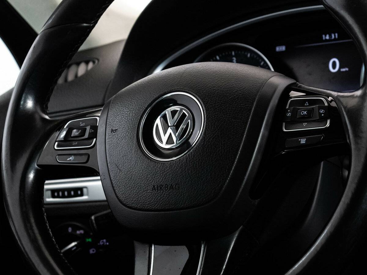 Volkswagen Touareg б/у, 2016, Автоматическая. Фото: #9