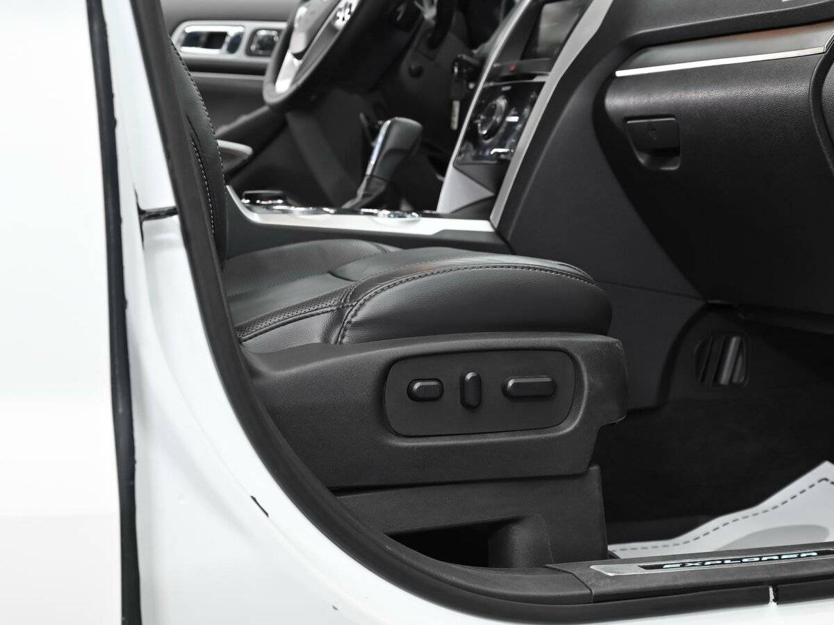 Ford Explorer б/у, 2013, Автоматическая. Фото: #12