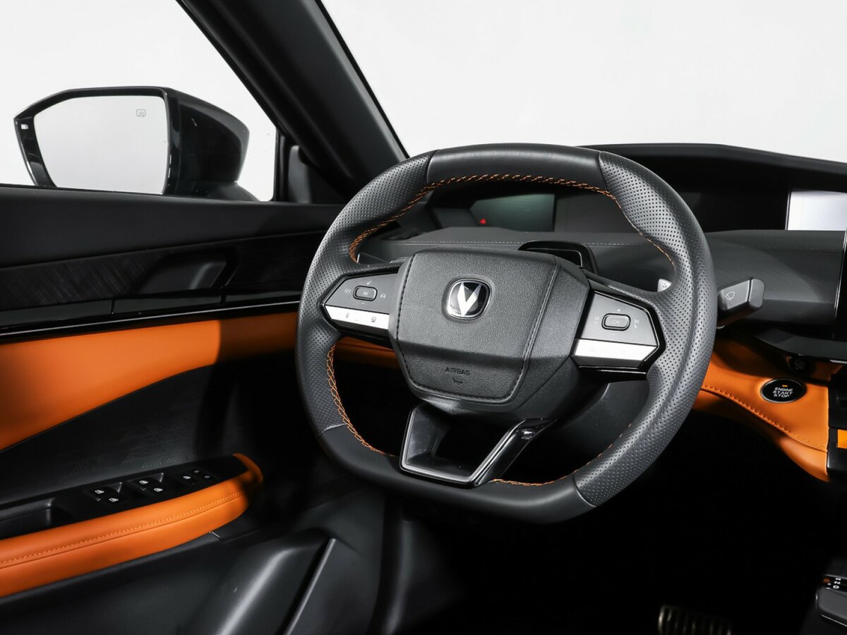 Changan UNI-V б/у, 2023, Роботизированная. Фото: #9