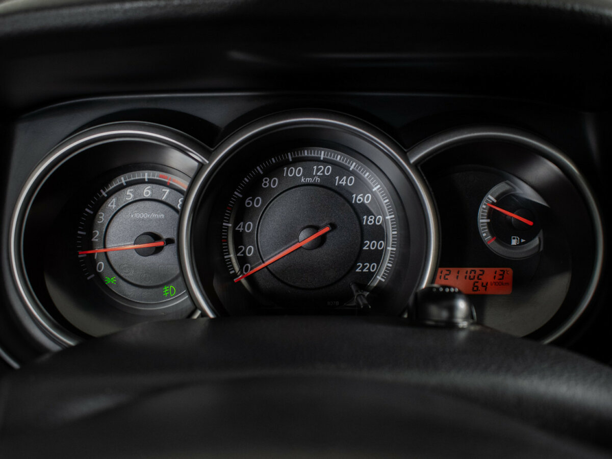 Ниссан Тиида б/у, 2013, Автоматическая. Фото: #11