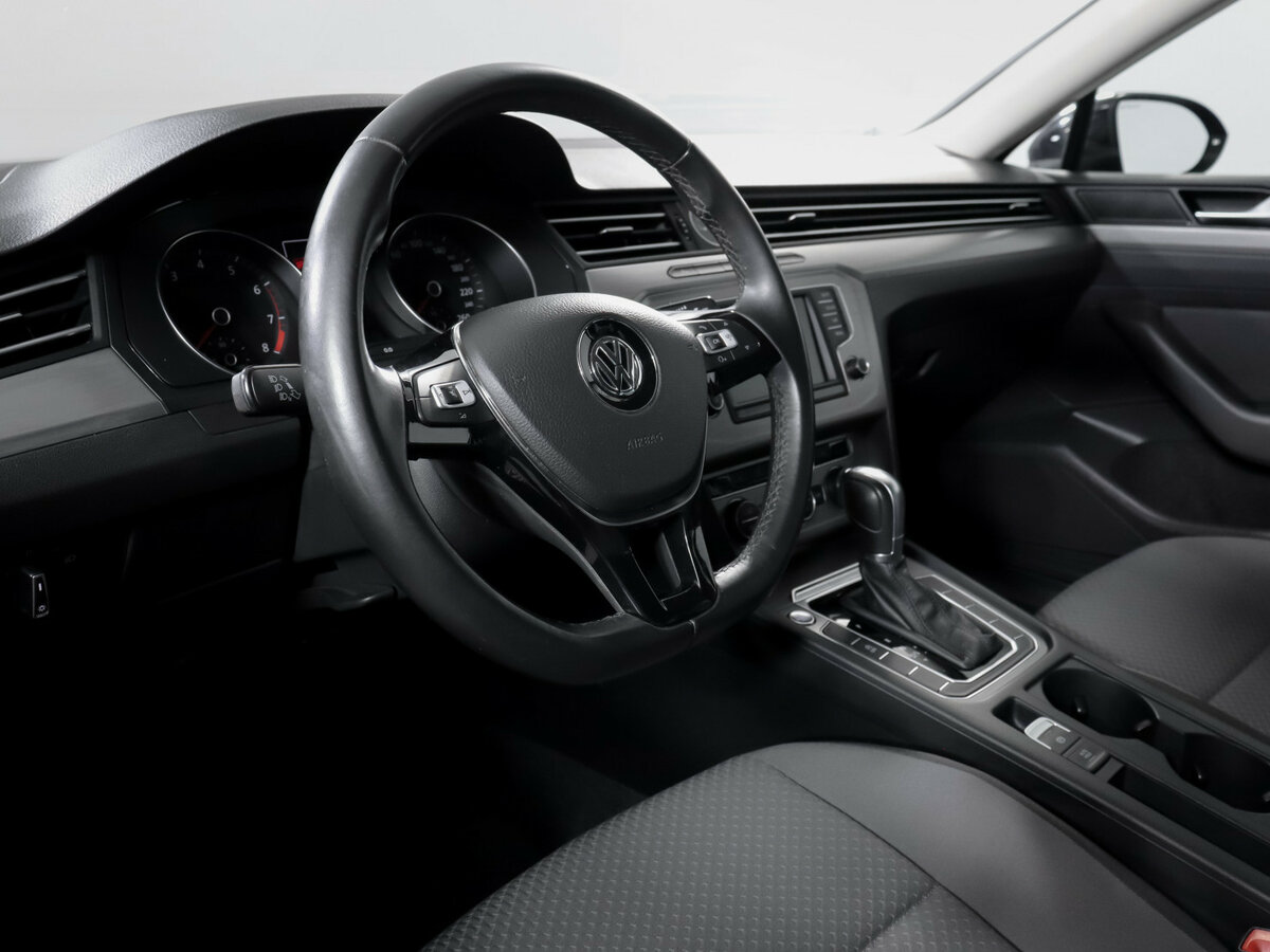 Volkswagen Passat б/у, 2016, Роботизированная. Фото: #11