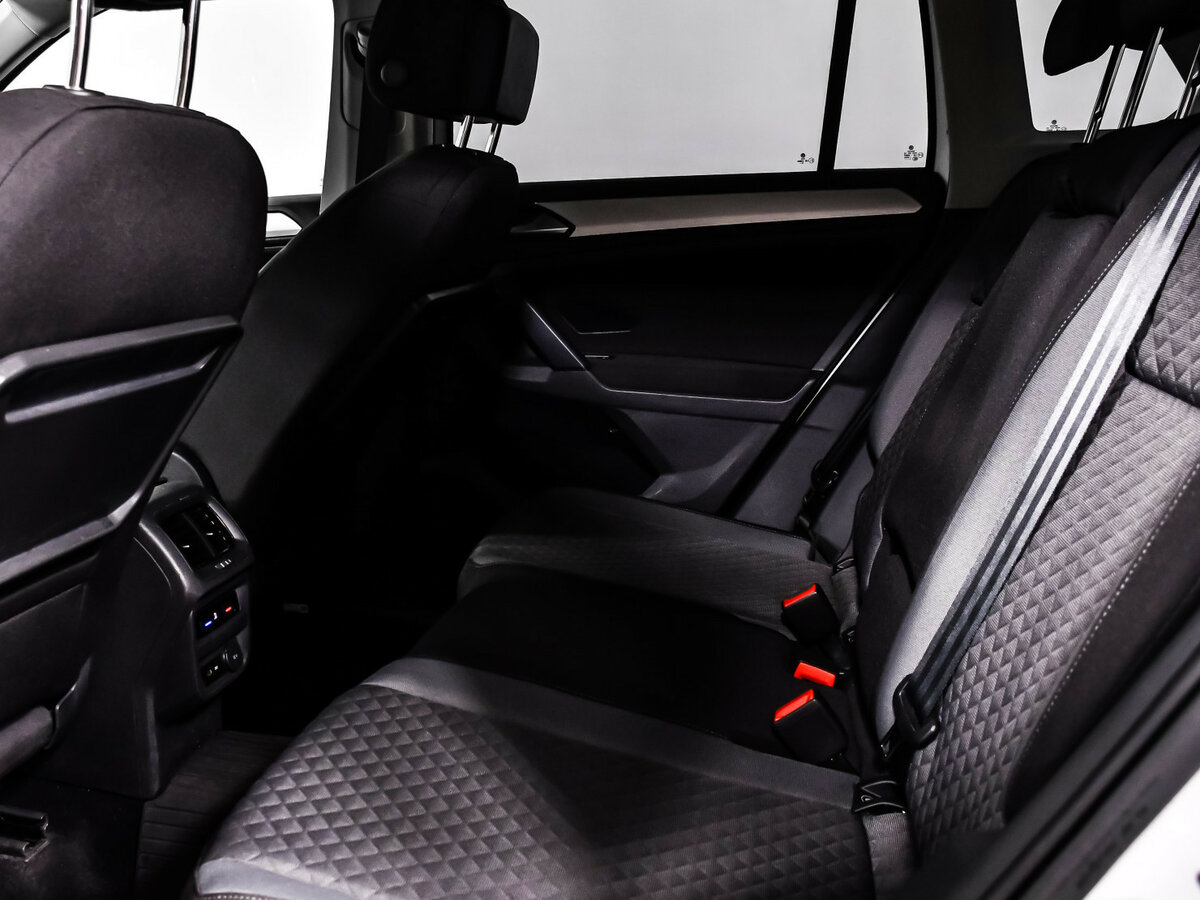 Volkswagen Tiguan б/у, 2020, Роботизированная. Фото: #11