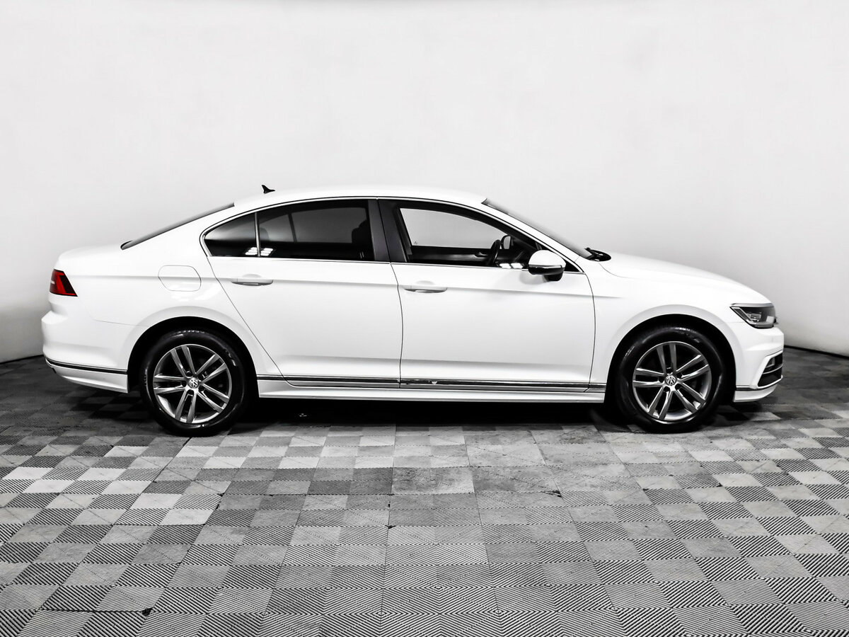 Volkswagen Passat б/у, 2018, Роботизированная. Фото: #3