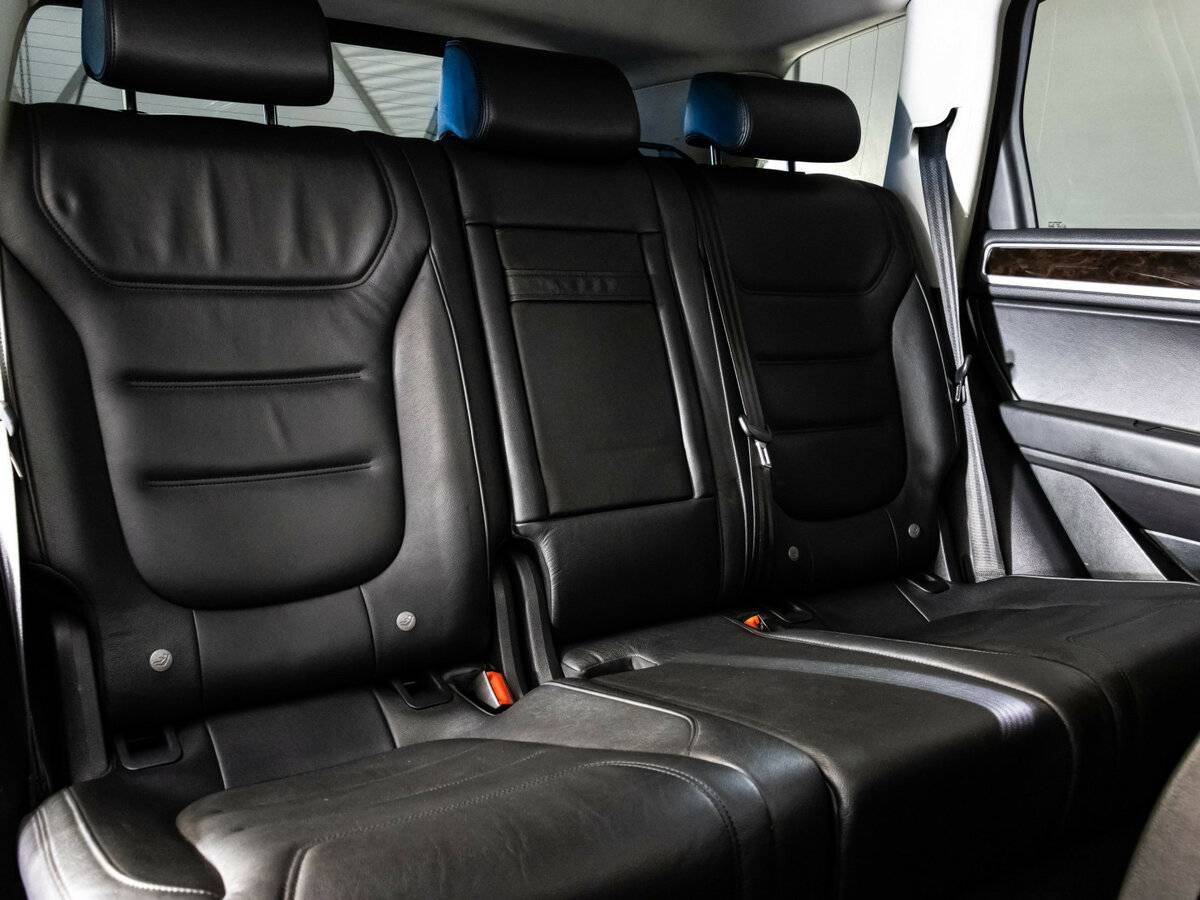 Volkswagen Touareg б/у, 2012, Автоматическая. Фото: #19