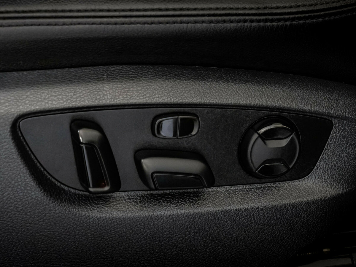 Volkswagen Touareg б/у, 2012, Автоматическая. Фото: #21