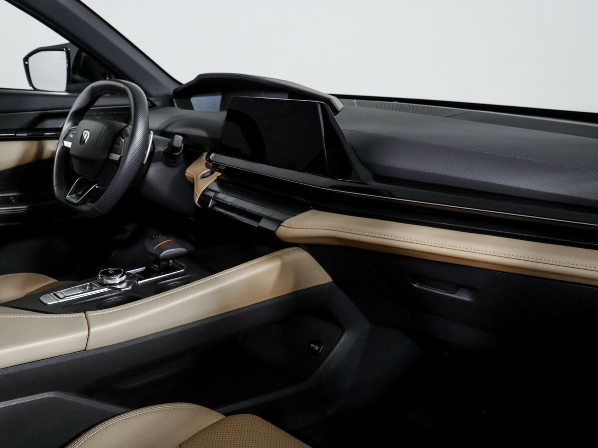 Changan UNI-V б/у, 2023, Роботизированная. Фото: #6