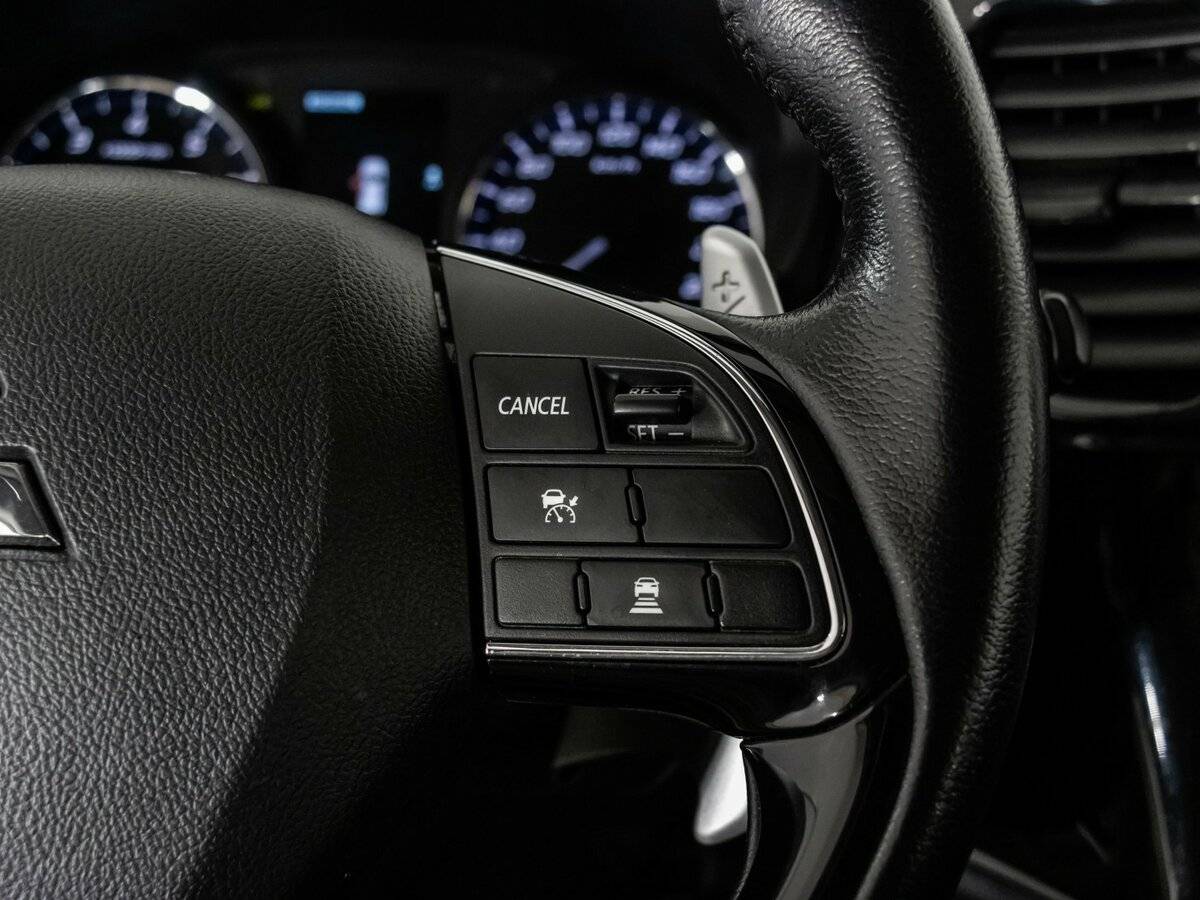 Mitsubishi Outlander б/у, 2017, Автоматическая. Фото: #9