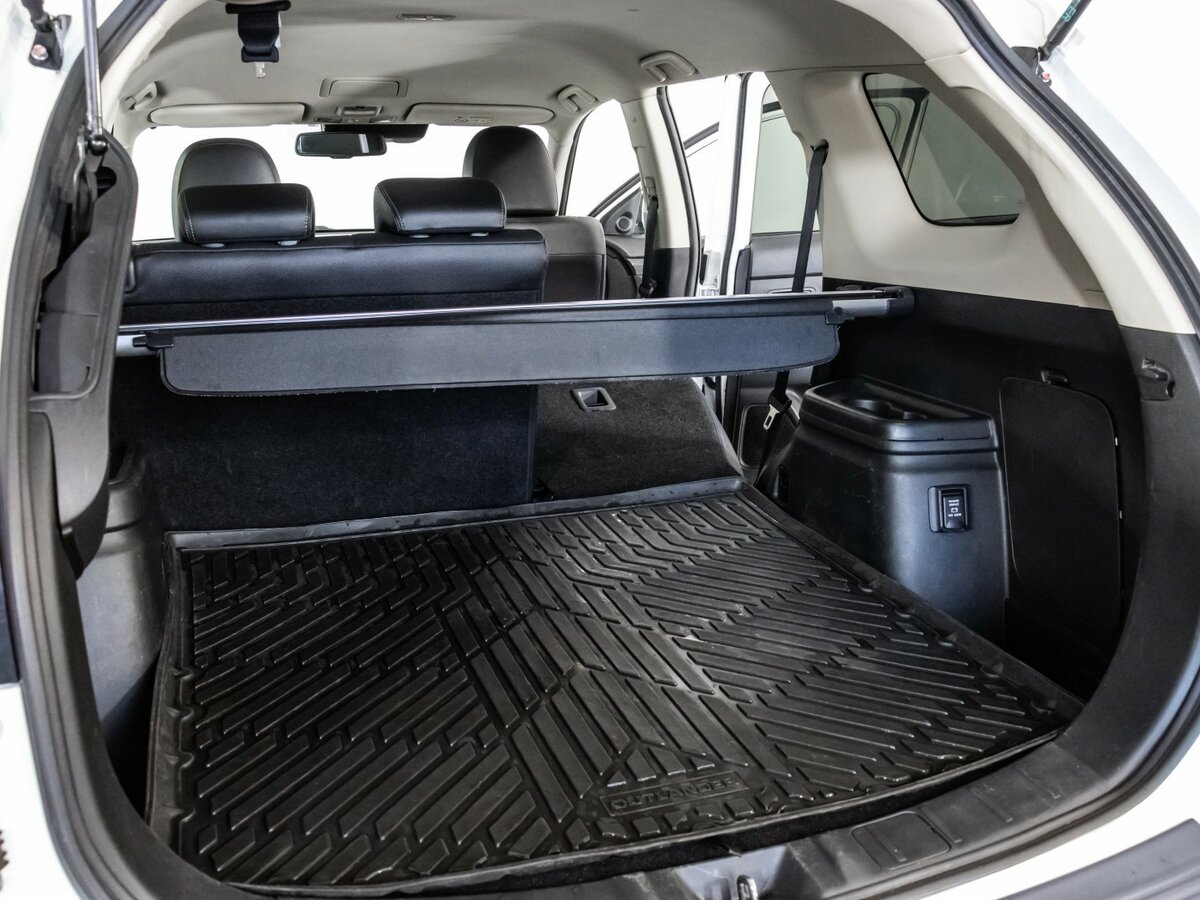 Mitsubishi Outlander б/у, 2017, Автоматическая. Фото: #27