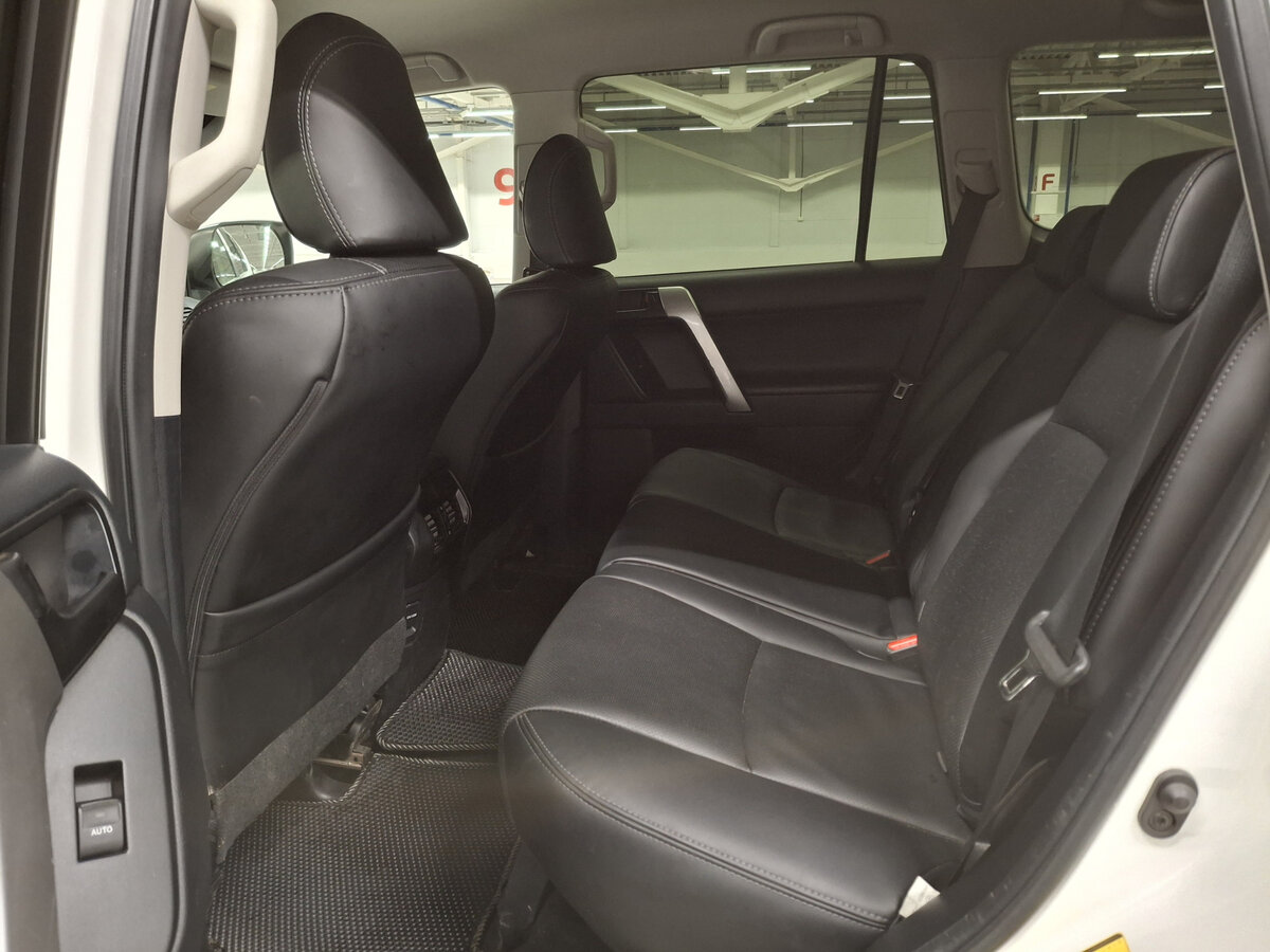 Toyota Land Cruiser Prado б/у, 2014, Автоматическая. Фото: #8