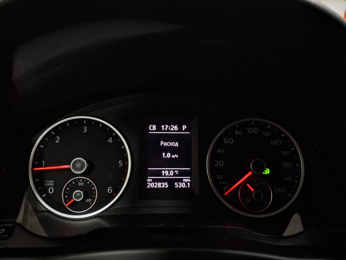 Фольксваген Тигуан б/у, 2015, Автоматическая. Фото: #12