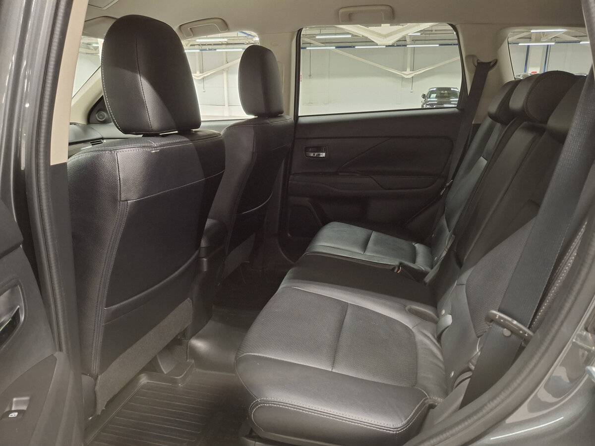 Mitsubishi Outlander б/у, 2016, Вариатор. Фото: #11