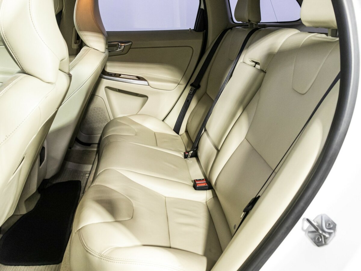 Volvo XC60 б/у, 2016, Автоматическая. Фото: #9