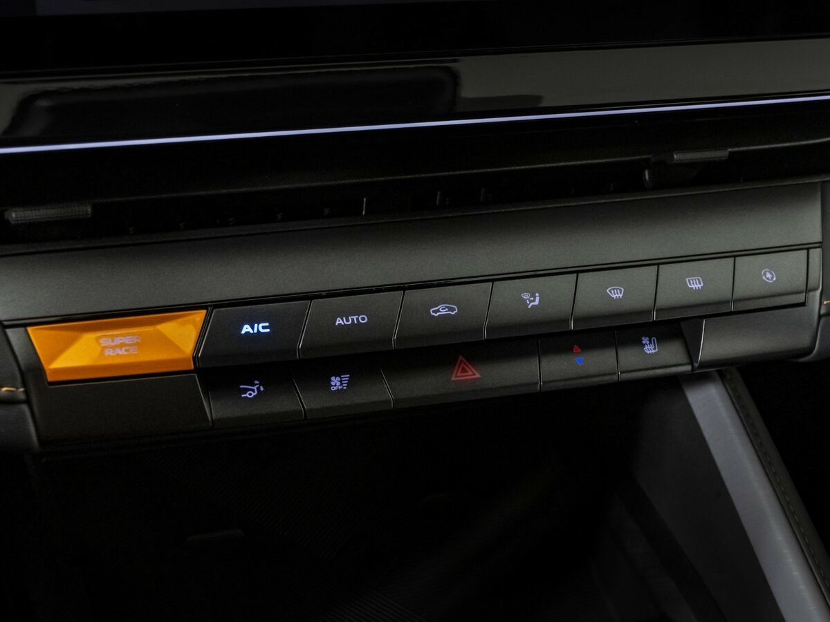 Changan UNI-V б/у, 2023, Роботизированная. Фото: #14