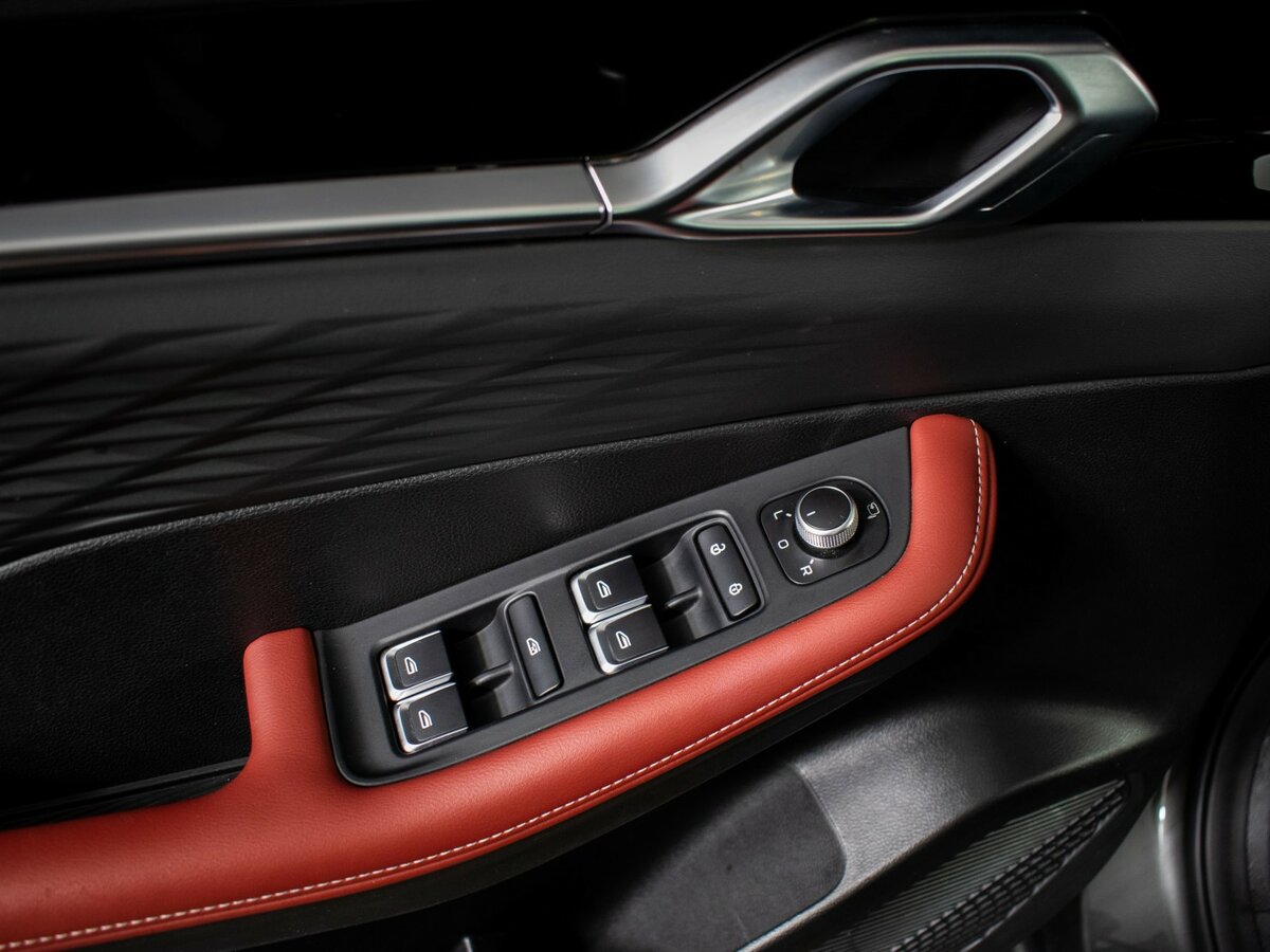 Geely Coolray б/у, 2023, Роботизированная. Фото: #15