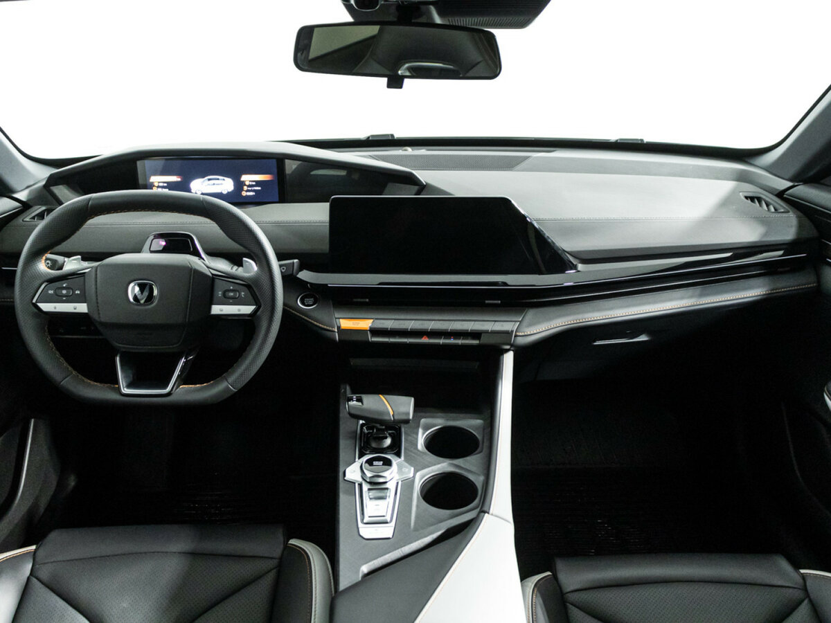 Changan UNI-V б/у, 2023, Роботизированная. Фото: #12