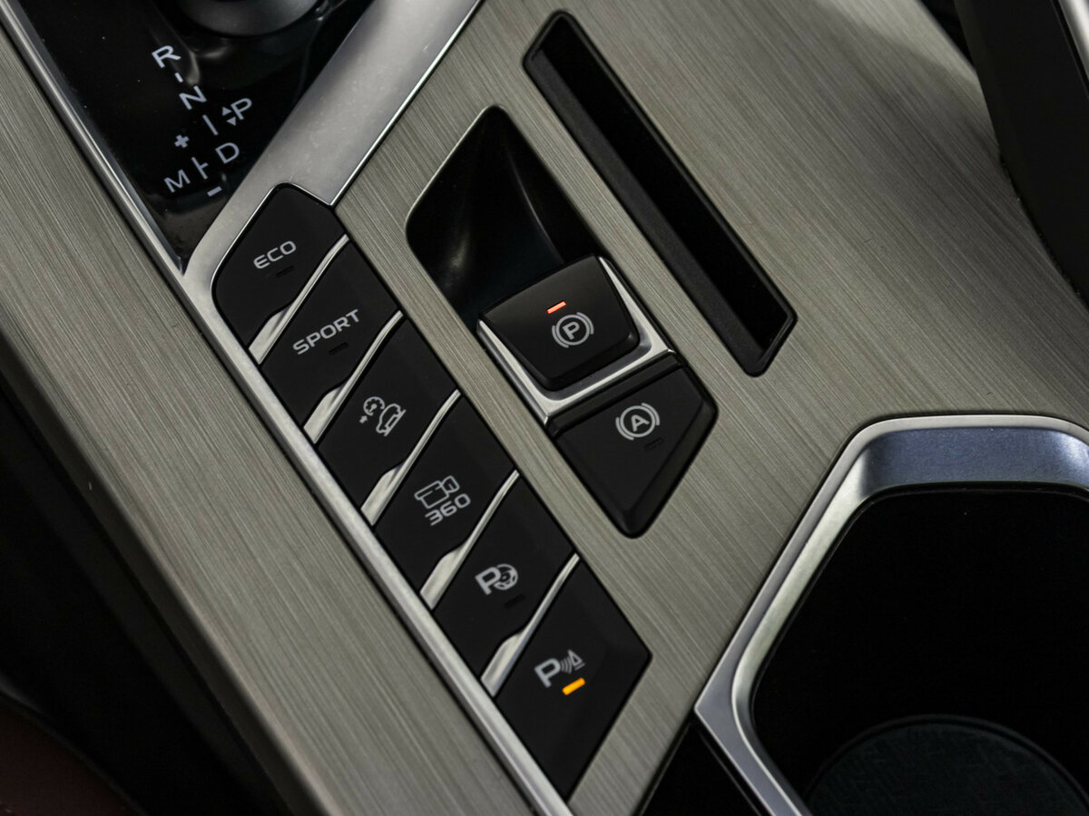 Geely Coolray б/у, 2022, Роботизированная. Фото: #13