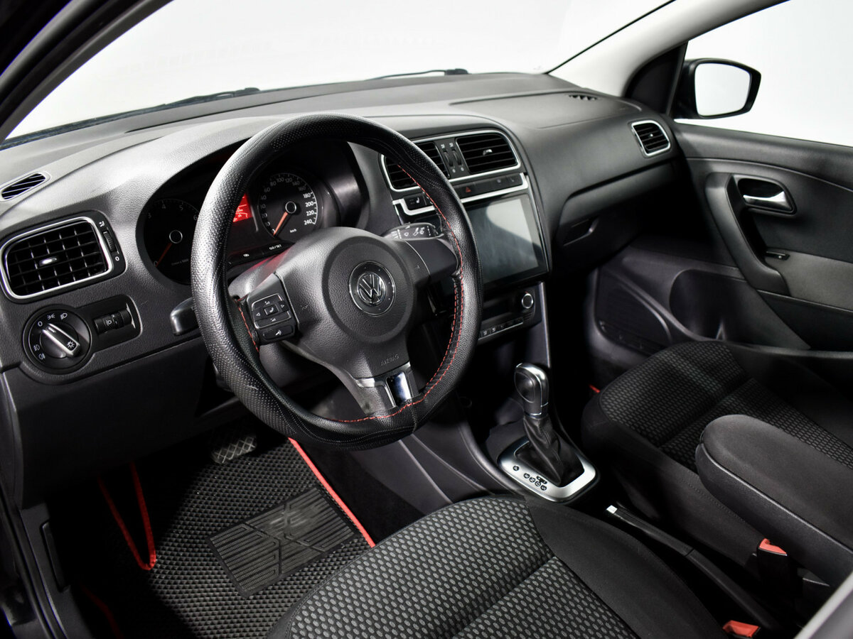 Volkswagen Polo б/у, 2013, Автоматическая. Фото: #8