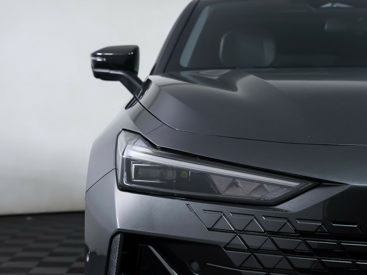 Changan UNI-V б/у, 2023, Роботизированная. Фото: #23