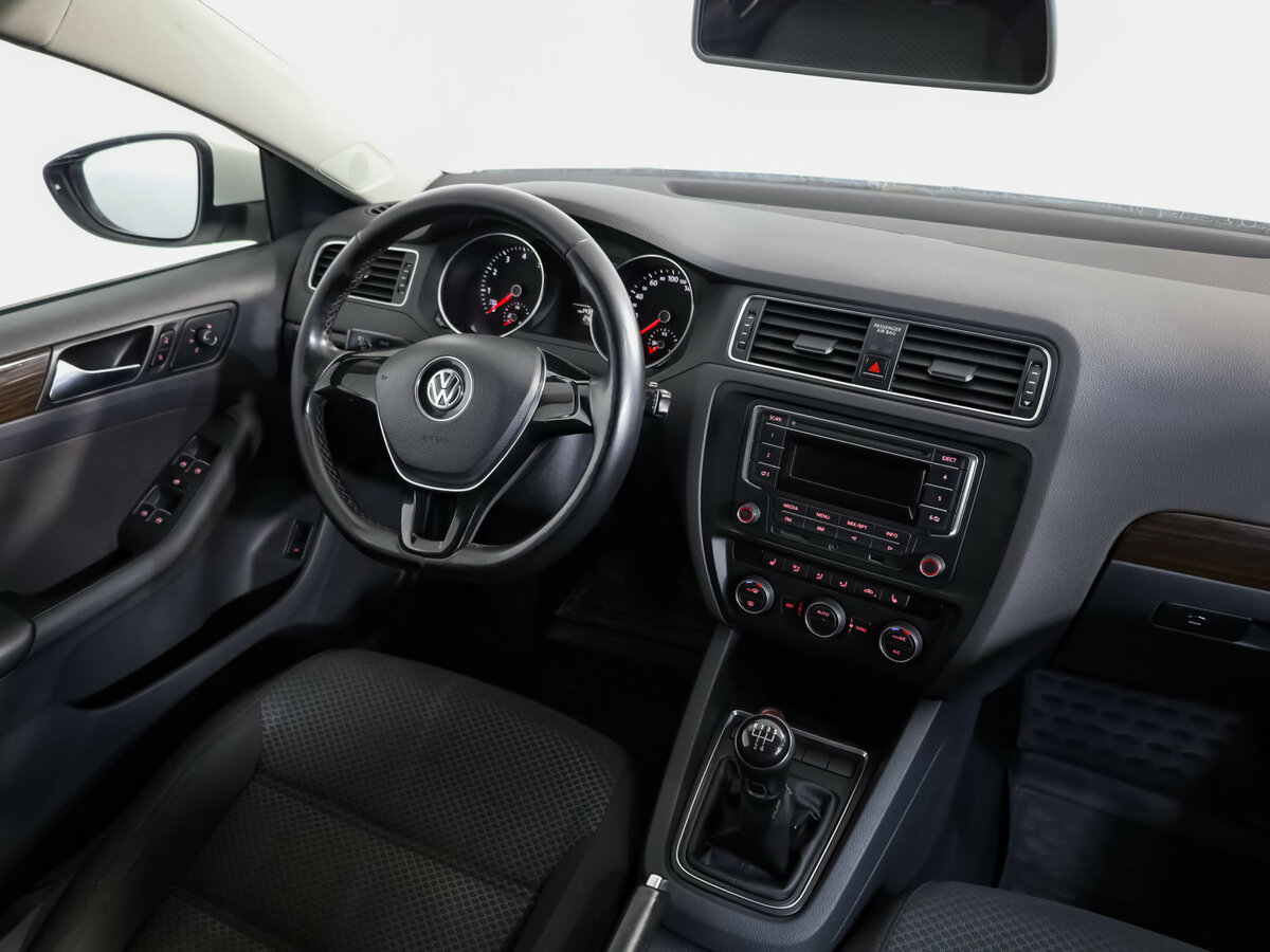 Volkswagen Jetta б/у, 2015, Механическая. Фото: #6
