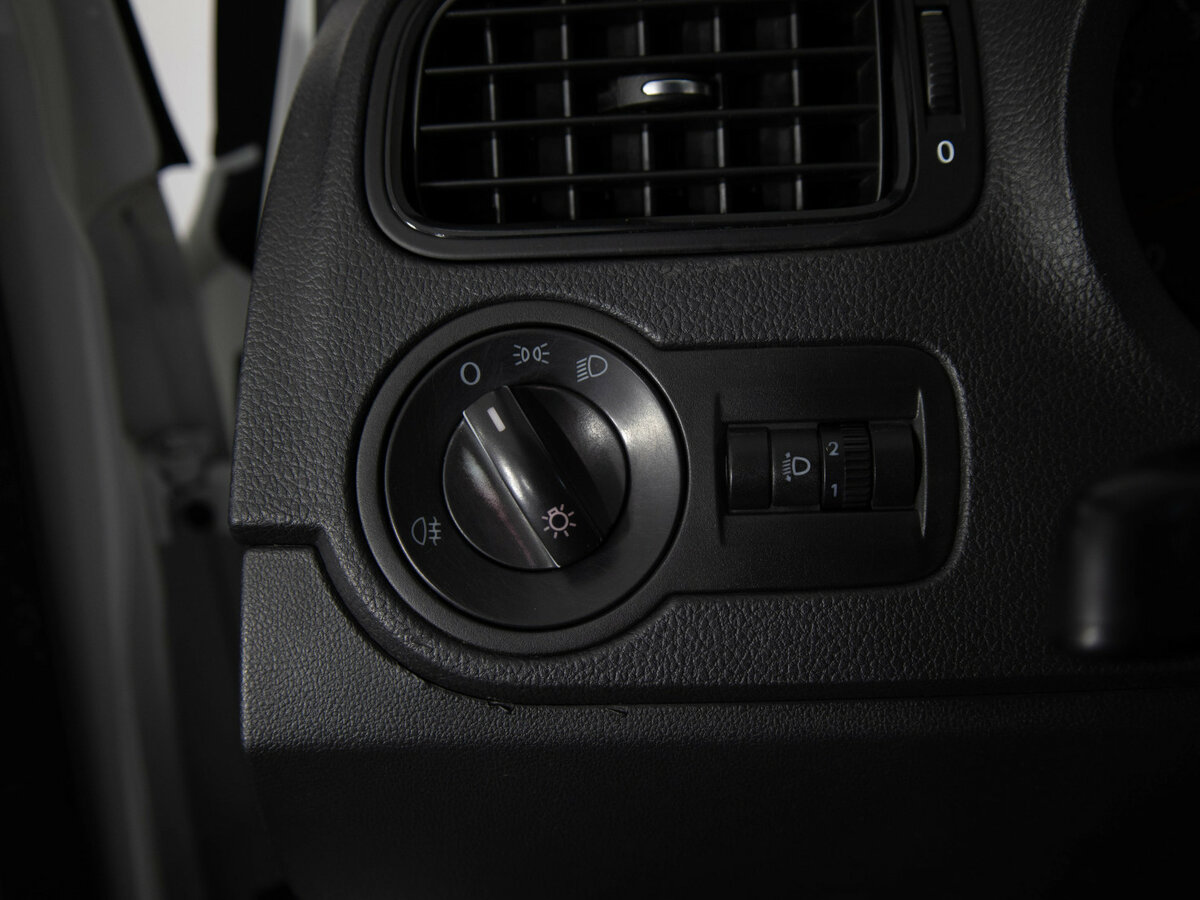 Volkswagen Polo б/у, 2014, Механическая. Фото: #8