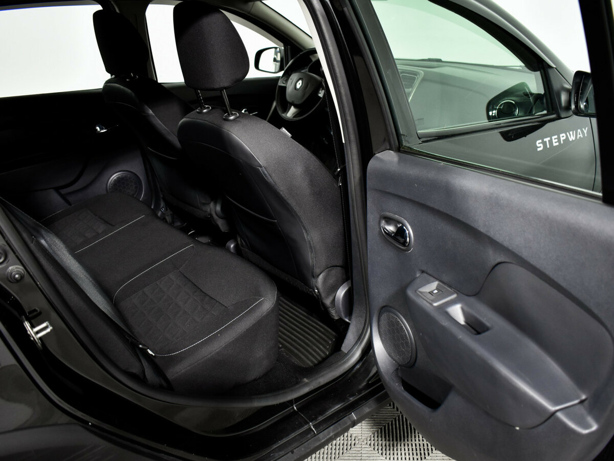 Renault Sandero б/у, 2016, Автоматическая. Фото: #11