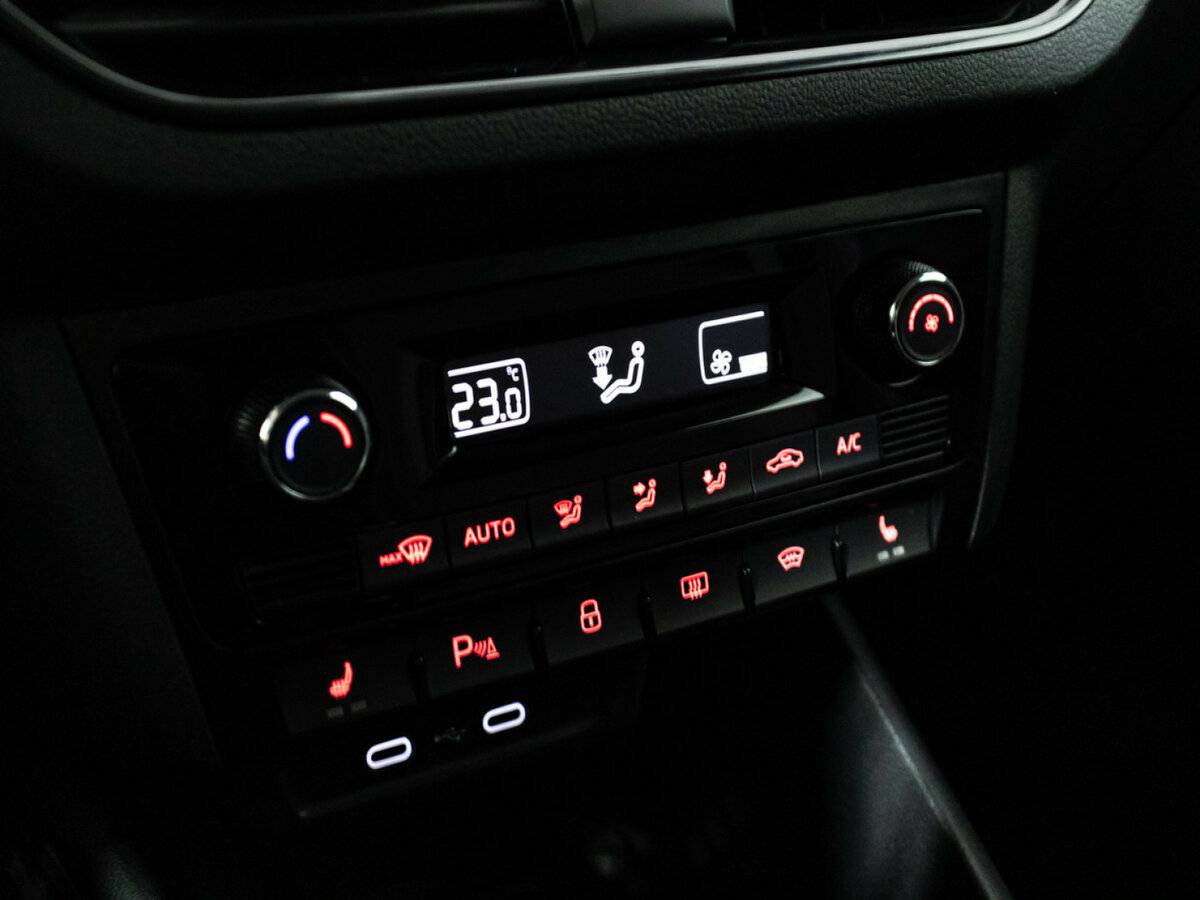 Volkswagen Polo б/у, 2021, Автоматическая. Фото: #15