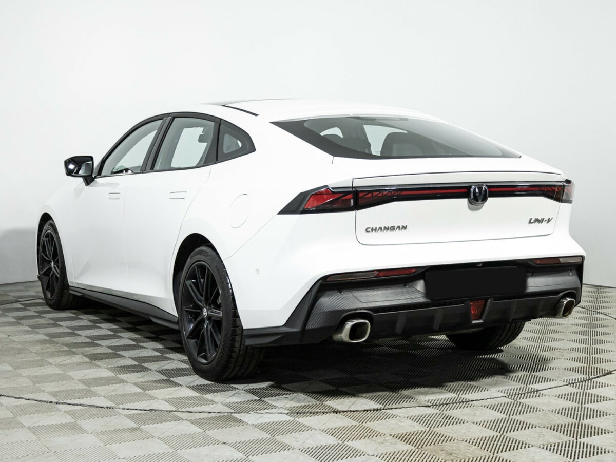 Changan UNI-V б/у, 2024, Роботизированная. Фото: #6